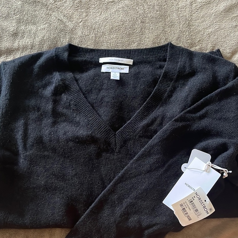 New with tags black cashmere sweater